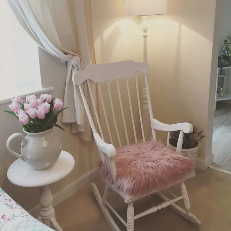 Doll-like Rocking Chair 