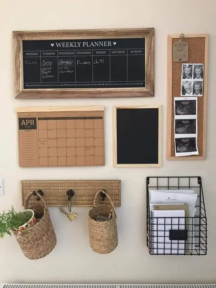 Mudroom Message Center 