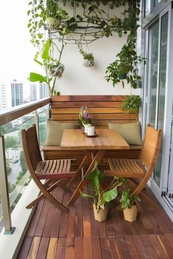 Foldable Furniture for Space Saving in the Small Balcony