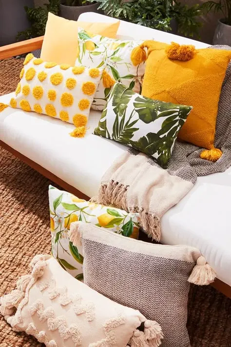 Summer Lounge Throw Cushion Setup